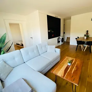 Le Repos Montchatois - Moderne , Lyon France